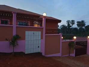 المنطقة المحيطة بالمن شأة