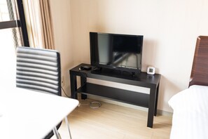 Kamar Quadruple | Televisi