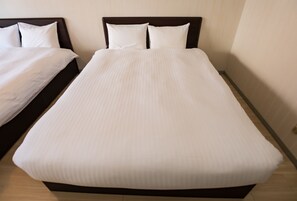 Kamar Quadruple