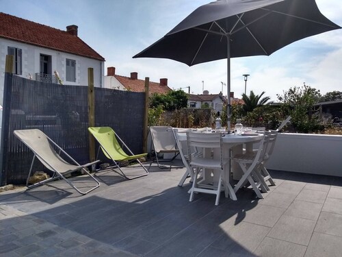 Maison rénovée près de la plage avec jardin clos, 300m de la mer, La Guérinière