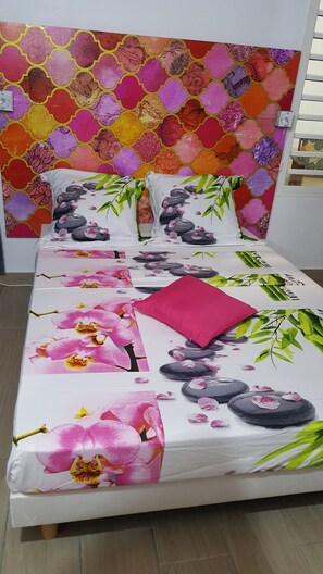 3 bedrooms, iron/ironing board, free WiFi, bed sheets