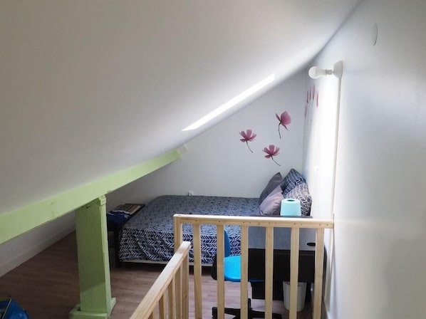1 chambre, bureau, fer et planche à repasser, Wi-Fi