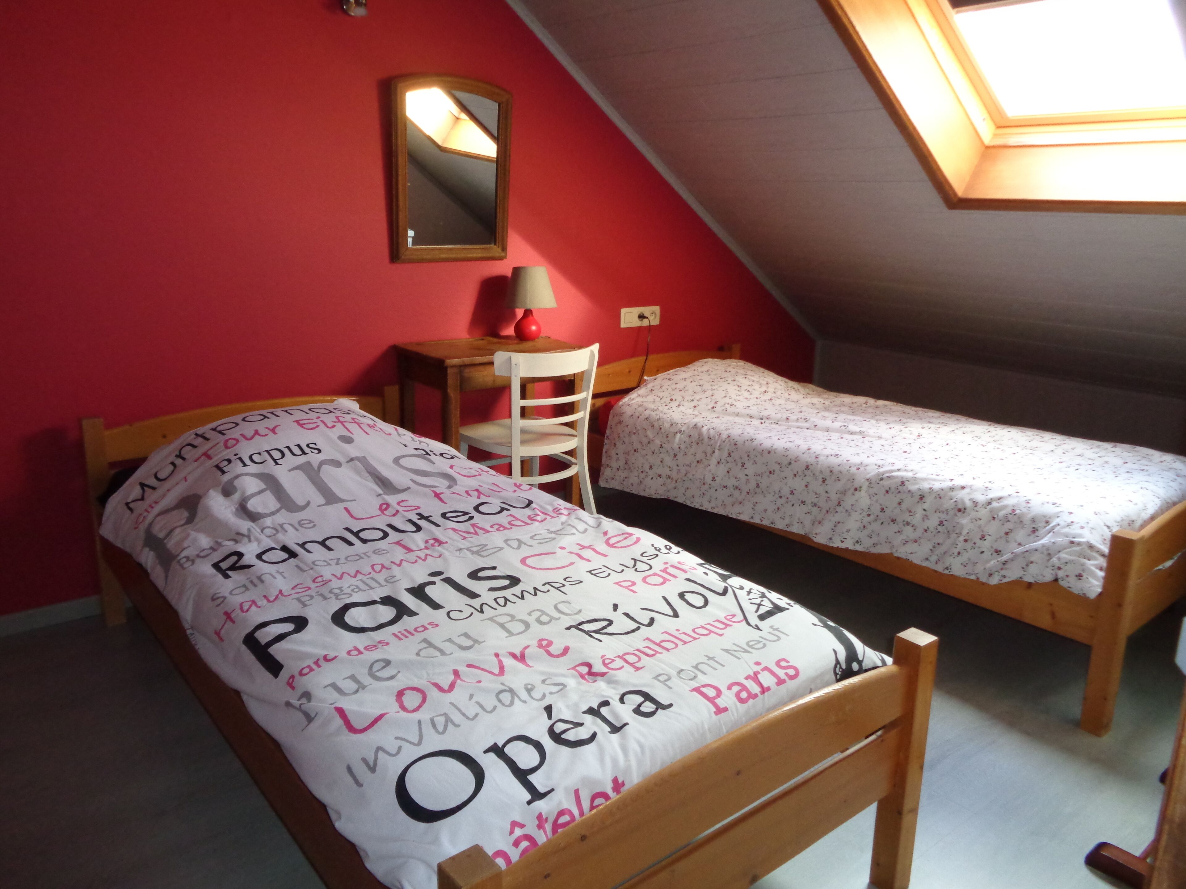 3 slaapkamers, een bureau, een strijkplank/strijkijzer, wifi