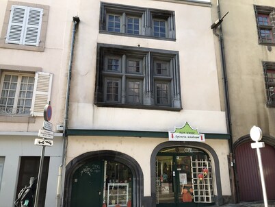 3 bedrooms in double bed in a completely renovated apartment