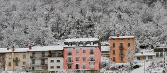 Homerez - House, river view, Saint-Claude