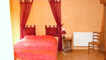 5 slaapkamers, een bureau, gratis wifi