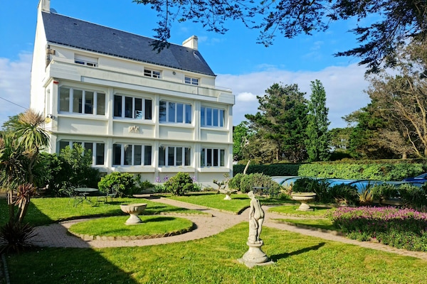 La maison et son jardin à la française