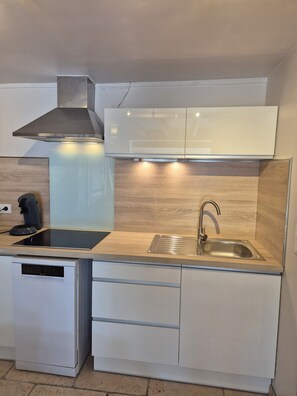 Fridge, microwave, oven, stovetop - NICE 3-BEDROOM HOUSE between the pond and the sea Pets welcome (Gruissan)