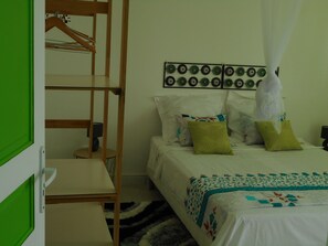 1 bedroom, iron/ironing board, WiFi, bed sheets - A GREAT F2 IN THE COLORS OF NATURE NEAR THE NATIONAL PARK (Petit Bourg)