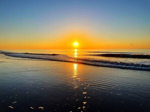 Una spiaggia nelle vicinanze