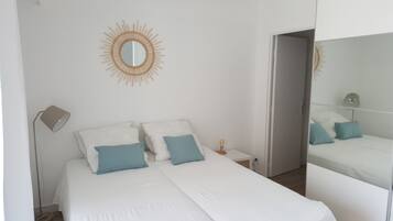 1 chambre, fer et planche Ă repasser, Wi-Fi, draps fournis