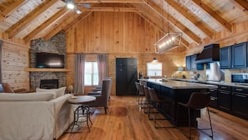 Smart-tv och eldstad