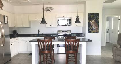 ***** Loft Lodging in Apalachicola