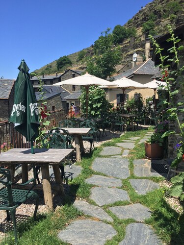 Casa rural "Le Cheval Blanc" 70M2 hecha de piedras y madera (pueblo de pizarra)