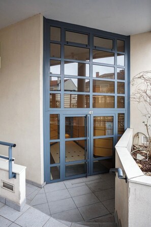 Exterior detail - La Défense fabulous 2 bedroom apartment (Suresnes)