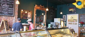 Downtown, 2 Parking spaces, Historic Beauty