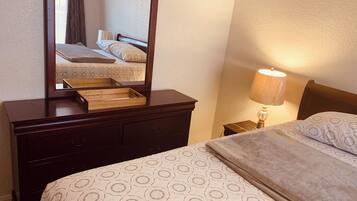 3 多间卧室、熨斗/熨衣板、WiFi、床单