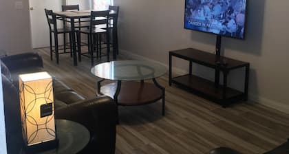 DENIS VÄLIAIKAINEN KOTI 3 makuuhuonetta APT-D