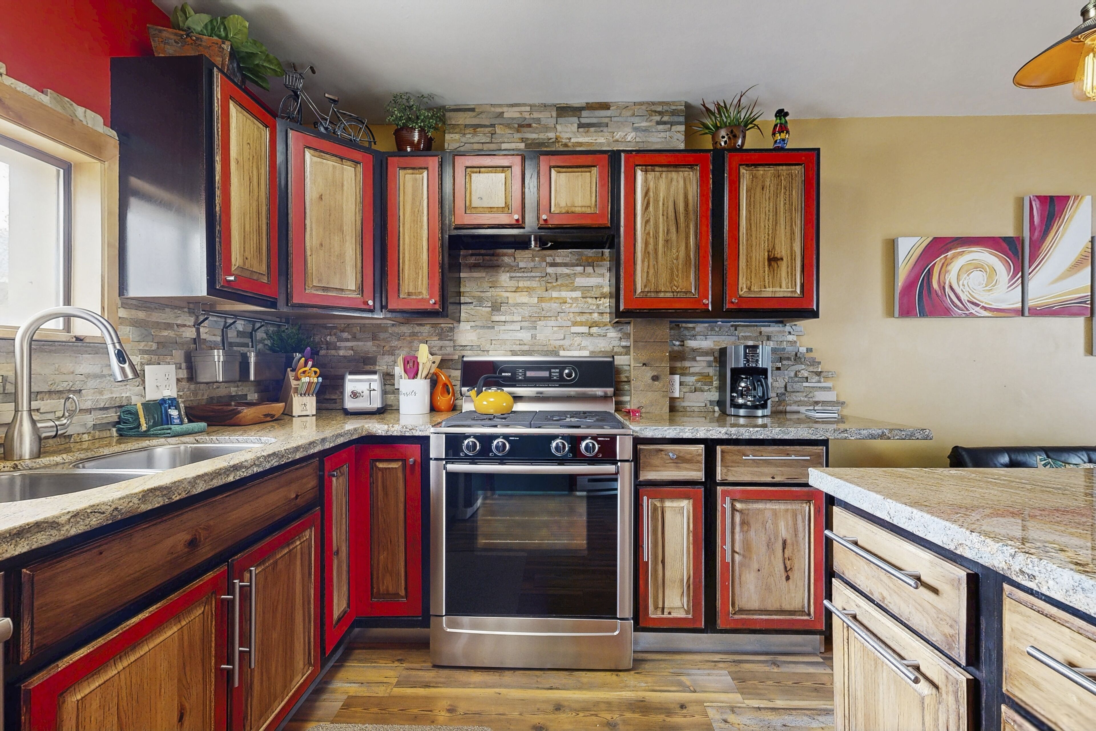 Frigorifero, forno, piano cottura, lavastoviglie