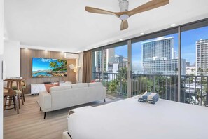 Schreibtisch, Bügeleisen/Bügelbrett, kostenloses WLAN, Bettwäsche