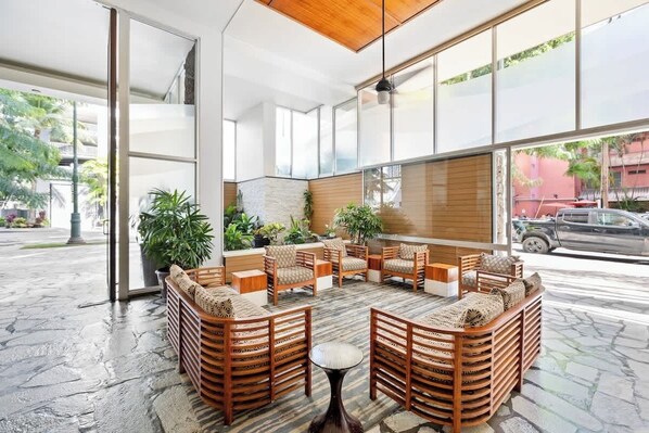 Interior - Bright studio w/ resort & beach access (Honolulu)