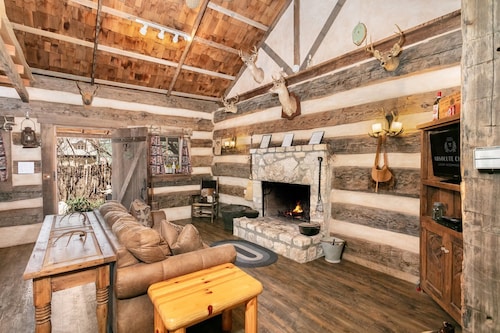 Loft (entinen Paradise Parvi)