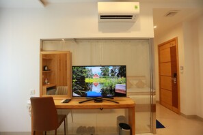 Double Room, Bathtub | Minibar, desk, free WiFi - Son Mi Hotel (Ho Chi Minh City)