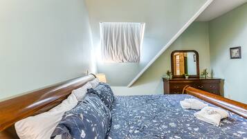 5 quartos, ferros/tábuas de passar roupa, acesso de cortesia à internet