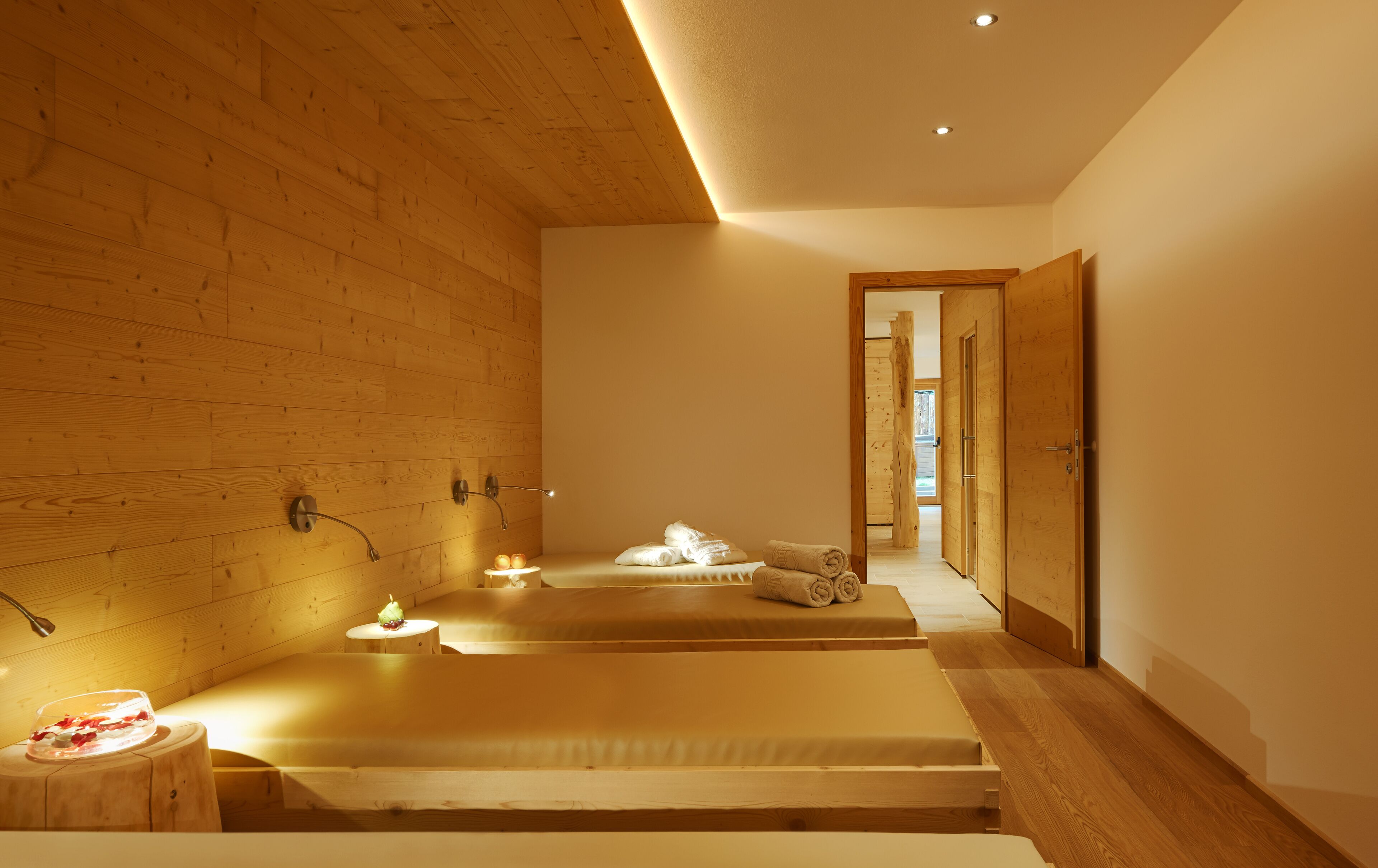 sauna, hot tub, steam room