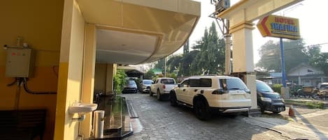 Free self parking