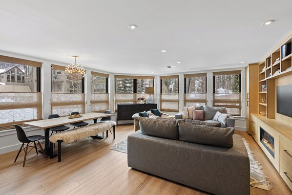 Smart TV, DVD player, stereo