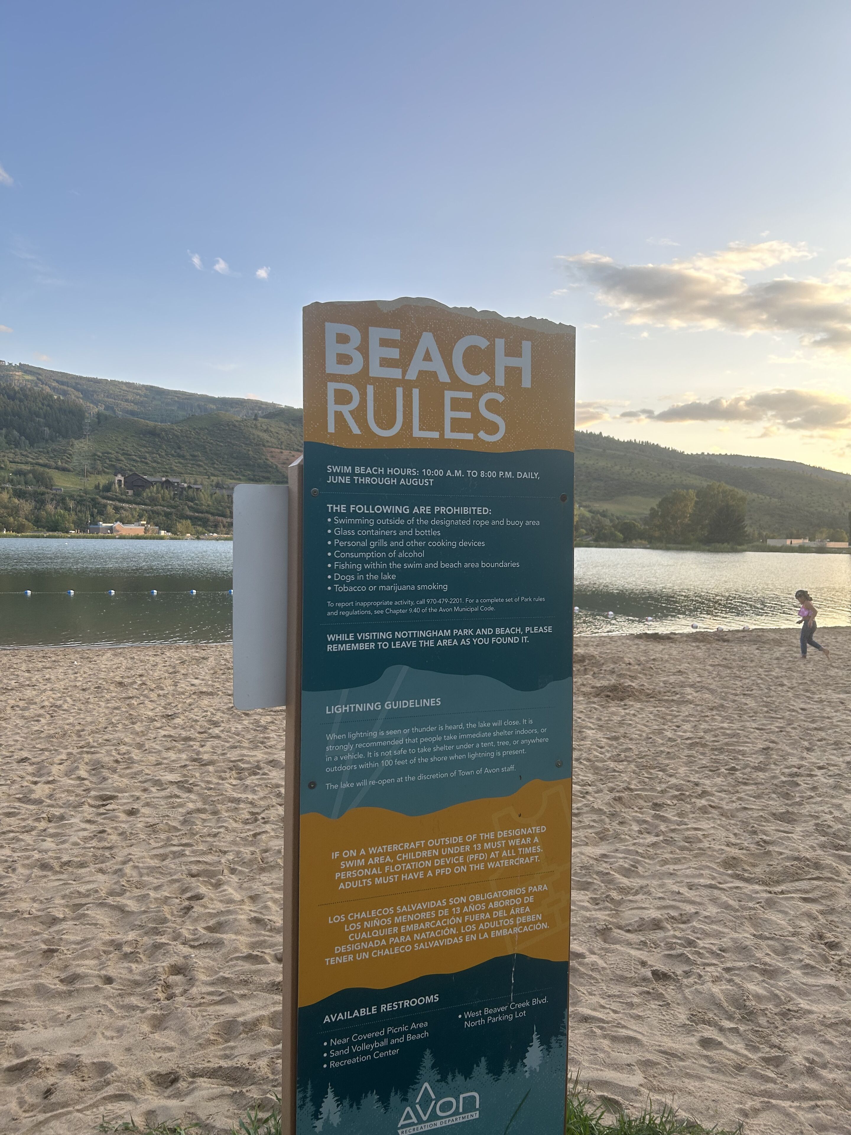 Beach nearby, sun loungers, beach towels