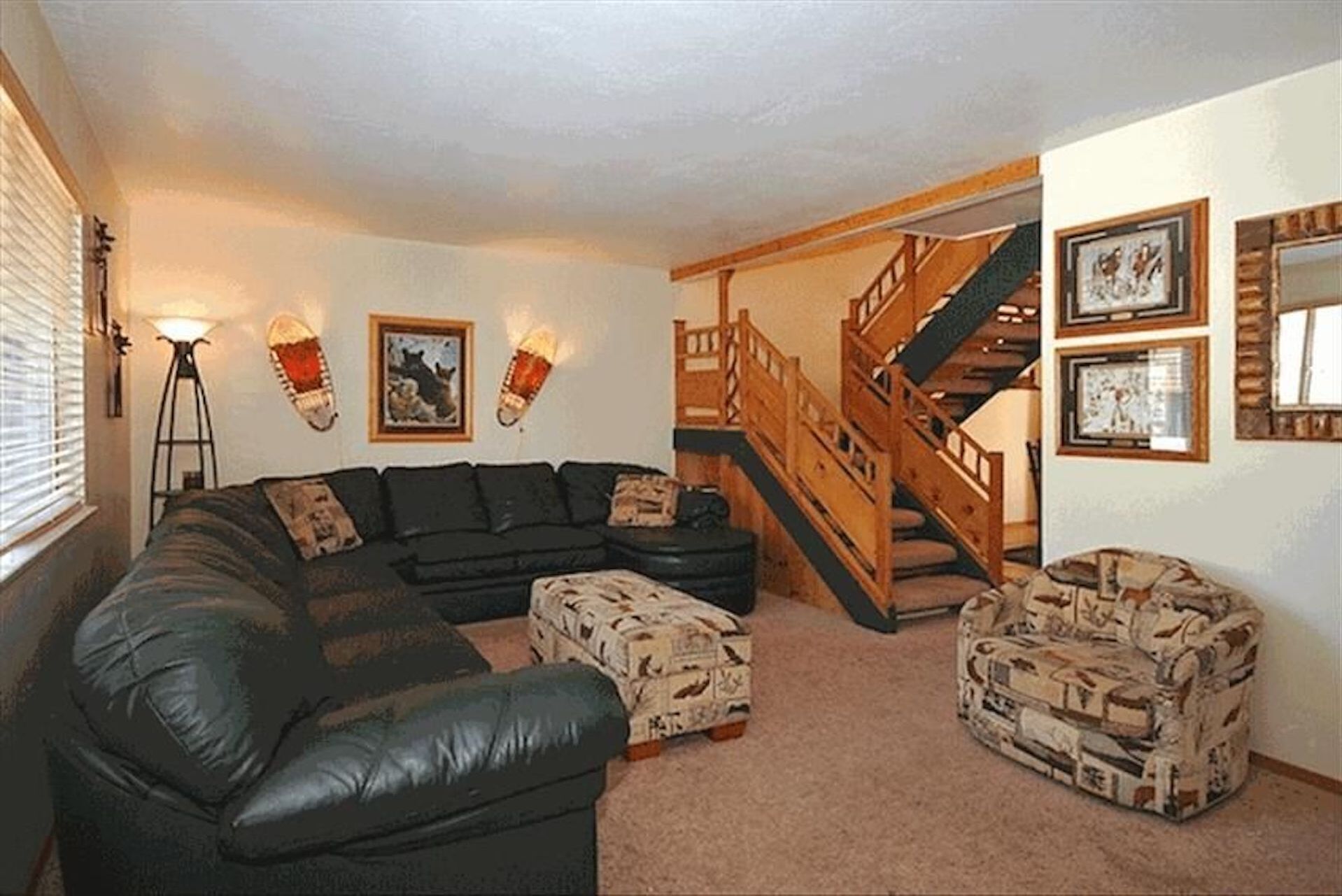 スマートテレビ、暖炉、ステレオ