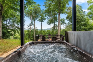 A hot tub with a view of a forest and mountains. - Drink Up The View - Morganton (Morganton)