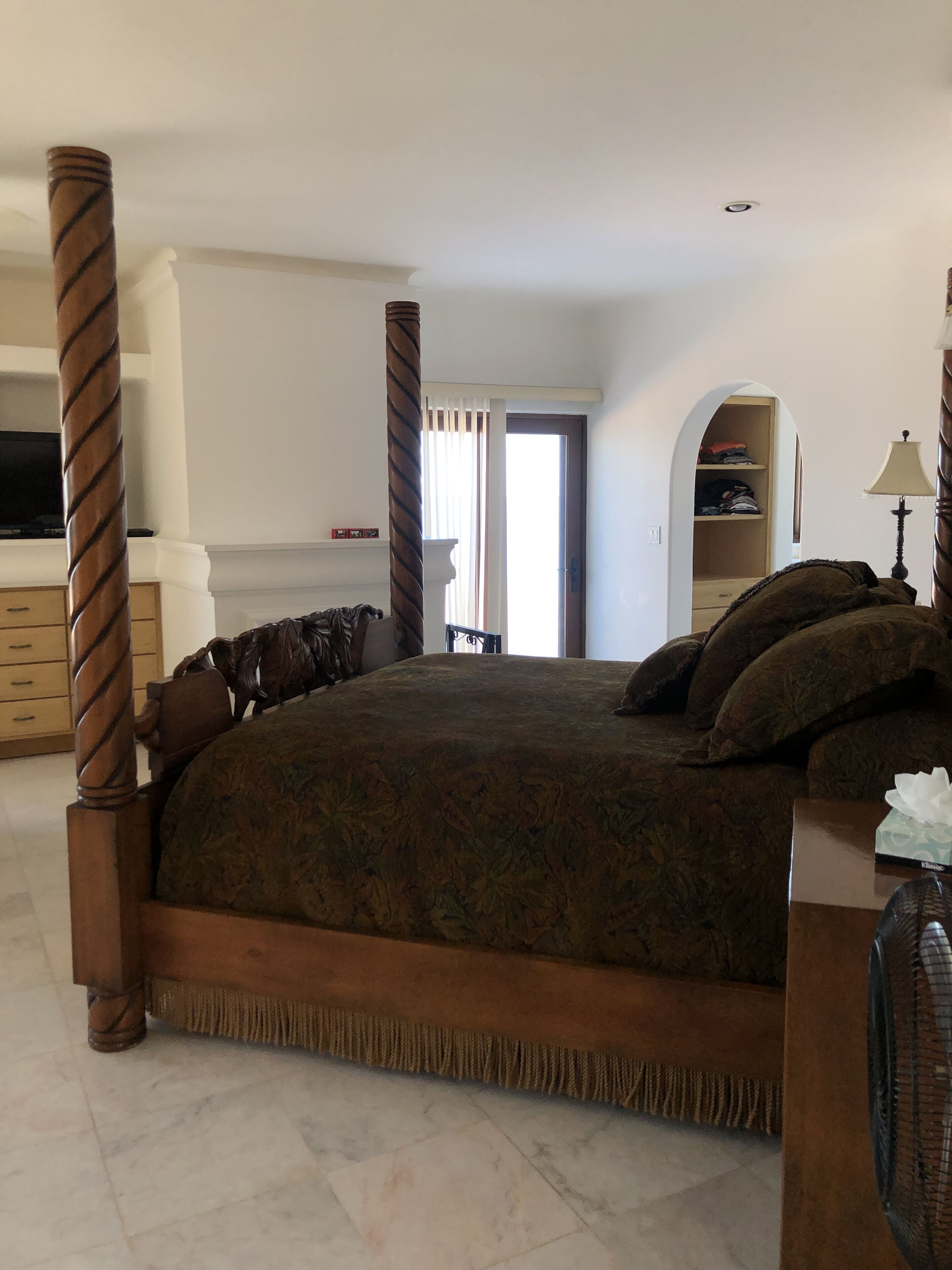 6 bedrooms, WiFi, bed sheets