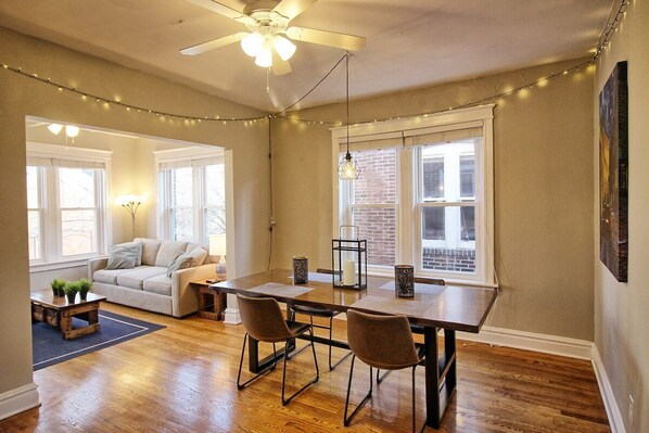 Interior - Starry Night | Steps to Tower Grove Park (Saint Louis)