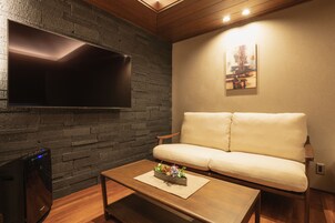 Standard D, Non-Smoking | Free WiFi, bed sheets