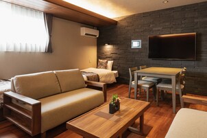 Deluxe C, Non-Smoking | Free WiFi, bed sheets