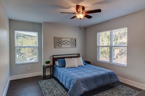 2 bedrooms, free WiFi, bed sheets - Lake Buchanan Waterfront Getaway  (Burnet)