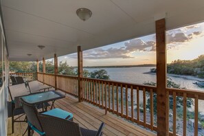 Terrace/patio - Lake Buchanan Waterfront Getaway  (Burnet)