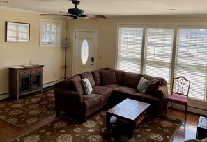 Una Smart TV, libros