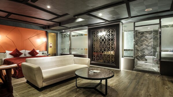 Elite-herbergi með tvíbreiðu rúmi | Skrifborð, myrkratjöld/-gardínur, aukarúm, ókeypis þráðlaus nettenging