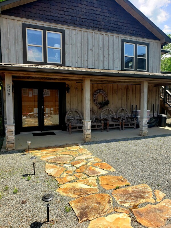 Exterior - Main Street Suite - Downtown Blue Ridge (Blue Ridge)