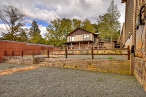 Property grounds - Main Street Suite - Downtown Blue Ridge (Blue Ridge)