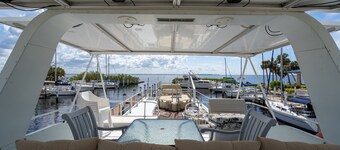 62 'récemment rénovée 1200 sq ft Bateau de plaisance accessible aux fauteuils roulants