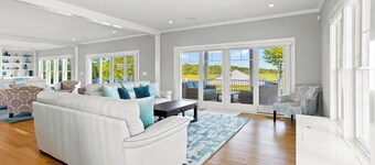 Herrliche Villa, Privatsphäre, Pool, Blick auf das Wasser in Brewster; 417-B