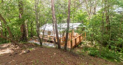 Glamping at Copperhill - "The Kayak"