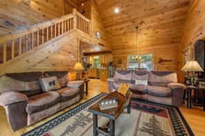 TV, caminetto, videogiochi, lettore DVD