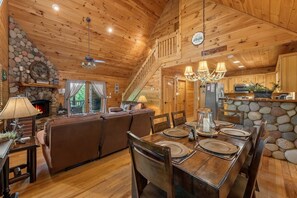 Dining - Stargazer - Mineral Bluff (Mineral Bluff)