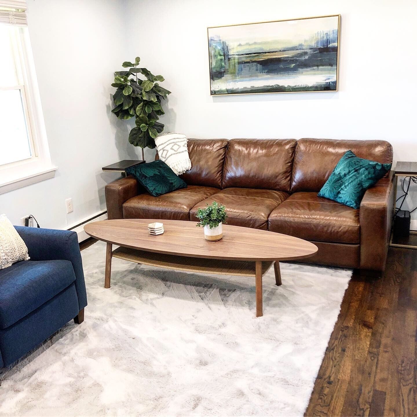 Posh Newport Retreat Free Parking Walk to Downtown and Mansions 